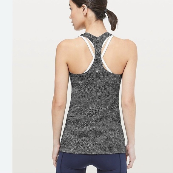 Lululemon Black and White Floral Patterned Racerback Tank - Picture 4 of 4